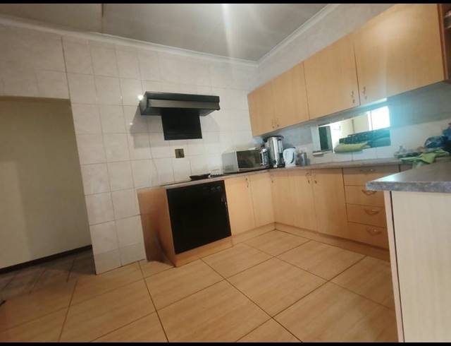 3 BEDROOM HOUSE FOR SALE IN DASPOORT ESTATE